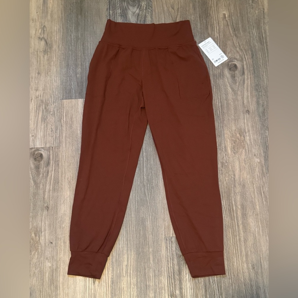 Athleta Salutation Stash Joggers, New With Tags, Size Medium